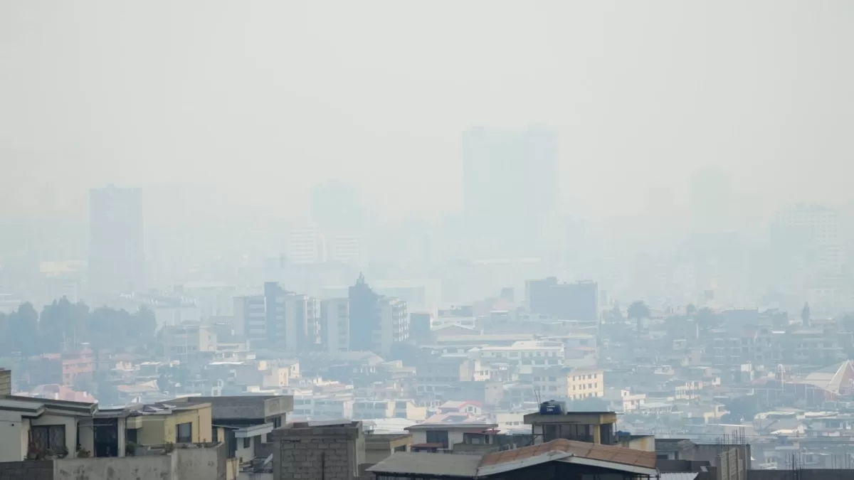 Incendios forestales degradan calidad del aire y obligan a usar tapabocas en ciudad del sur