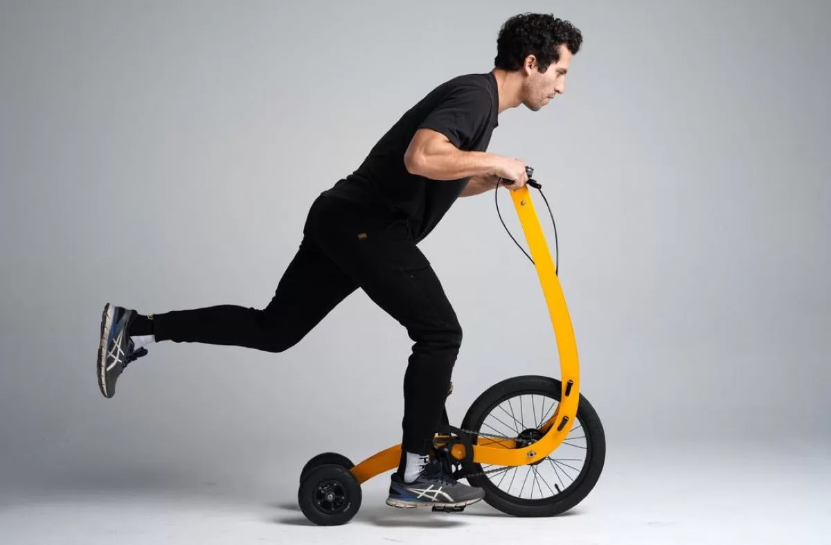 Dos arquitectos búlgaros inventan Halfbike, el innovador vehículo urbano para un entrenamiento de cuerpo completo, activando todos los grupos musculares principales de manera natural