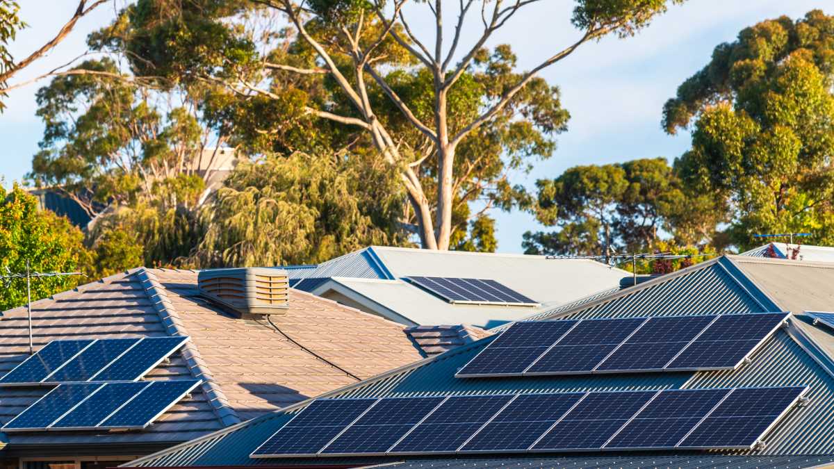 Nuevo Estudio Descubre Que Los Códigos Postales Australianos Con Mayor Desempleo Tienen Mayores Tasas De Energía Solar En Tejados