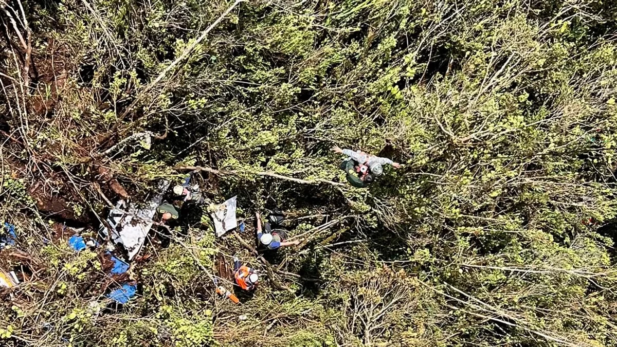 no hallan sobrevivientes en accidente de avioneta con 10 ocupantes