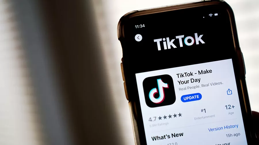 La prohibición de TikTok desata el caos y se venden iPhones con la app por un precio de hasta 76.000 dólares