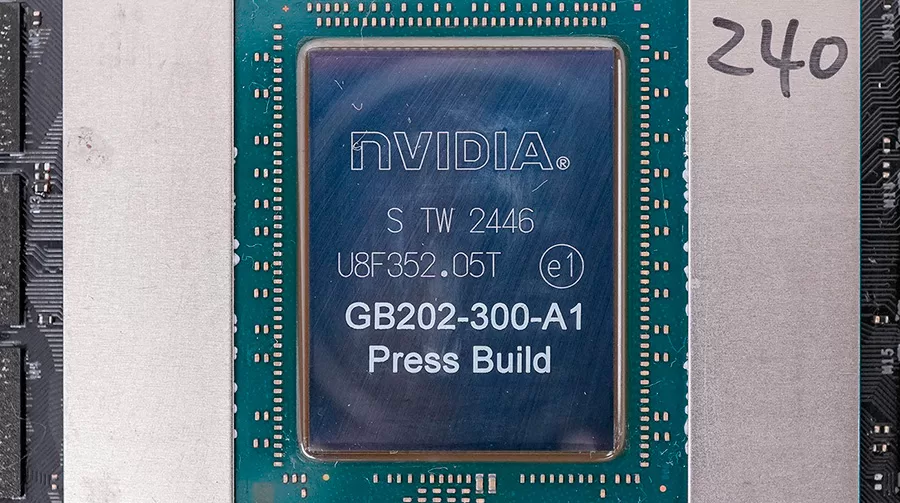 NVIDIA niega los rumores de que las RTX 5090 enviadas a la prensa tengan un rendimiento superior