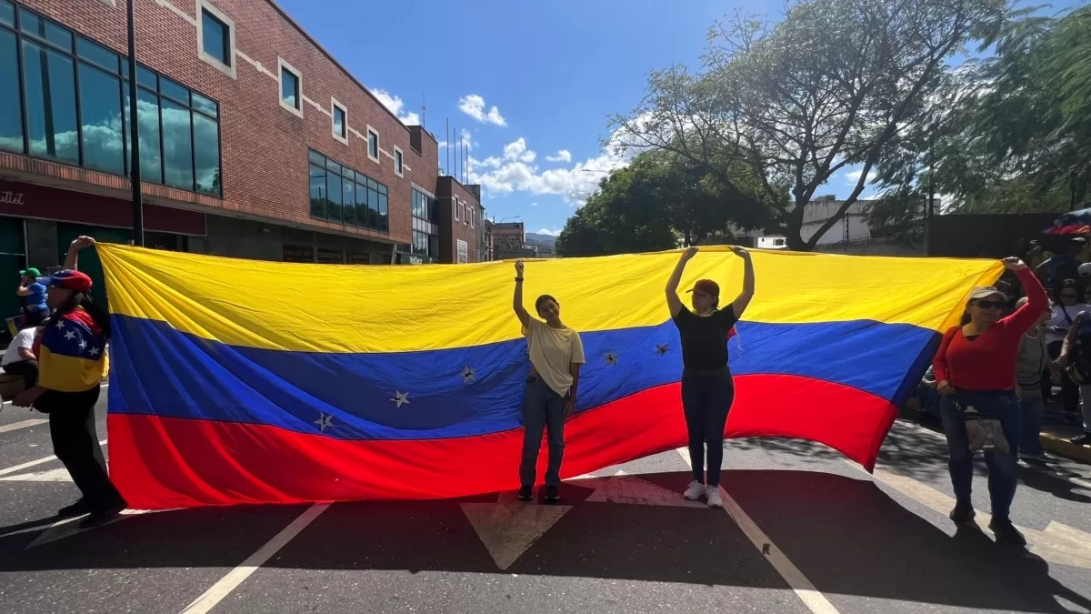 Al menos 10 periodistas y trabajadores de la prensa siguen en prisión en Venezuela