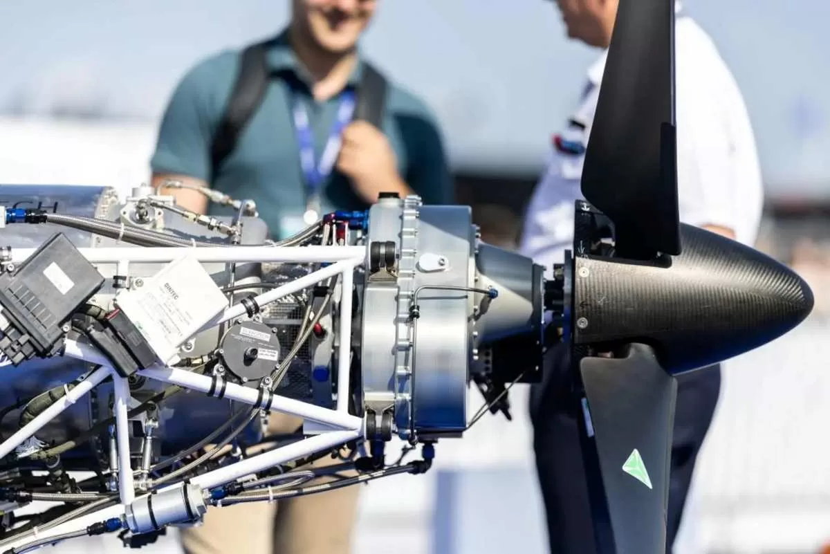 Empresas francesas prueban con éxito el primer motor de turbina del mundo propulsado por hidrógeno líquido para la aviación ligera