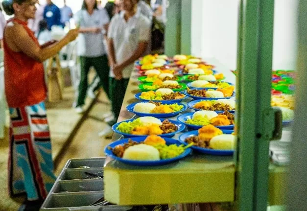 ALCALDE ALEXANDER BAQUERO INAUGURÓ COMEDOR ESCOLAR Y ENTREGÓ DOTACIÓN EN EL COLEGIO ANTONIO RICAURTE CASD