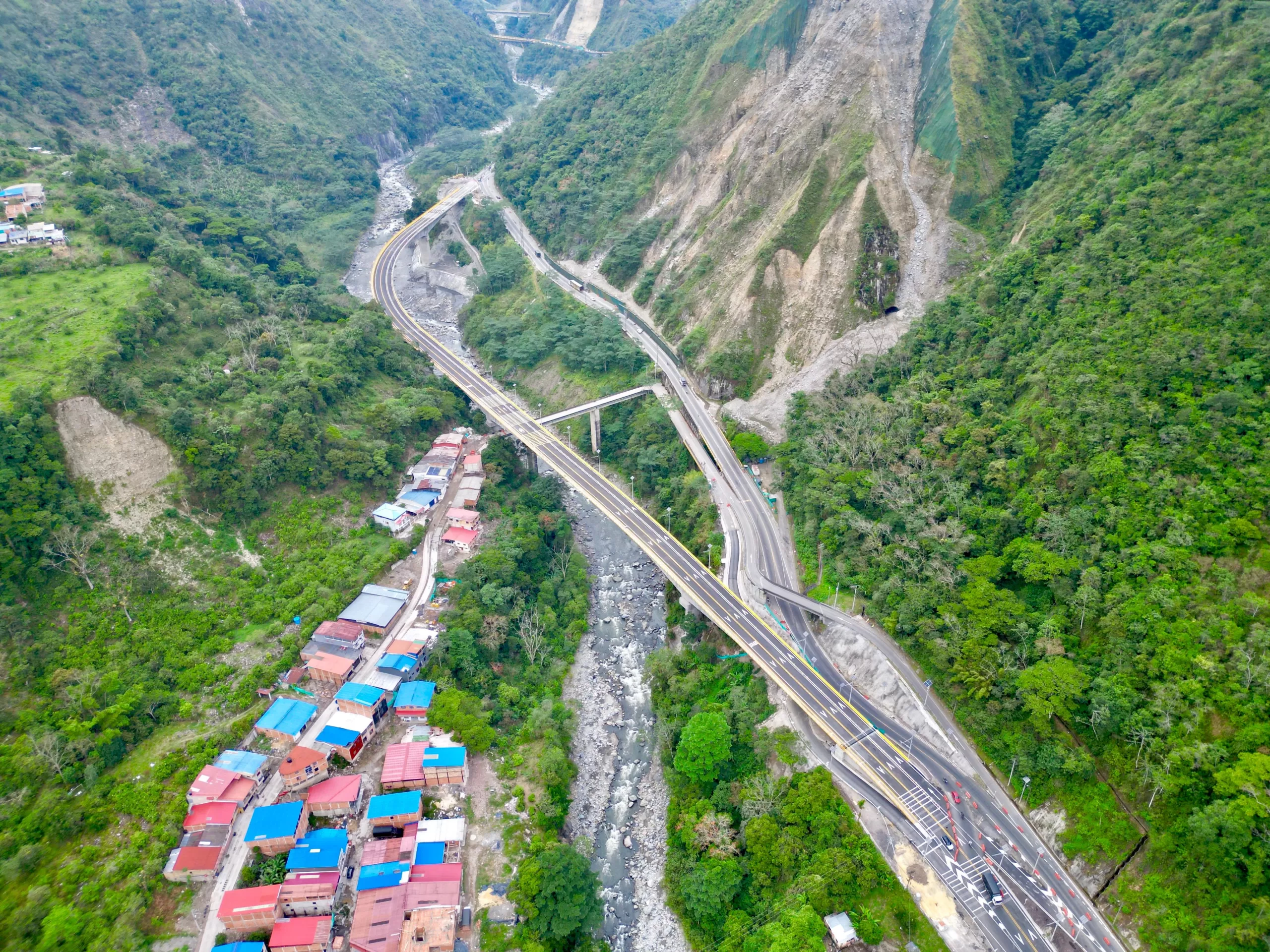 Invías entrega mega obra de infraestructura quemejora la conectividad entre el centro del país y los Llanos orientales