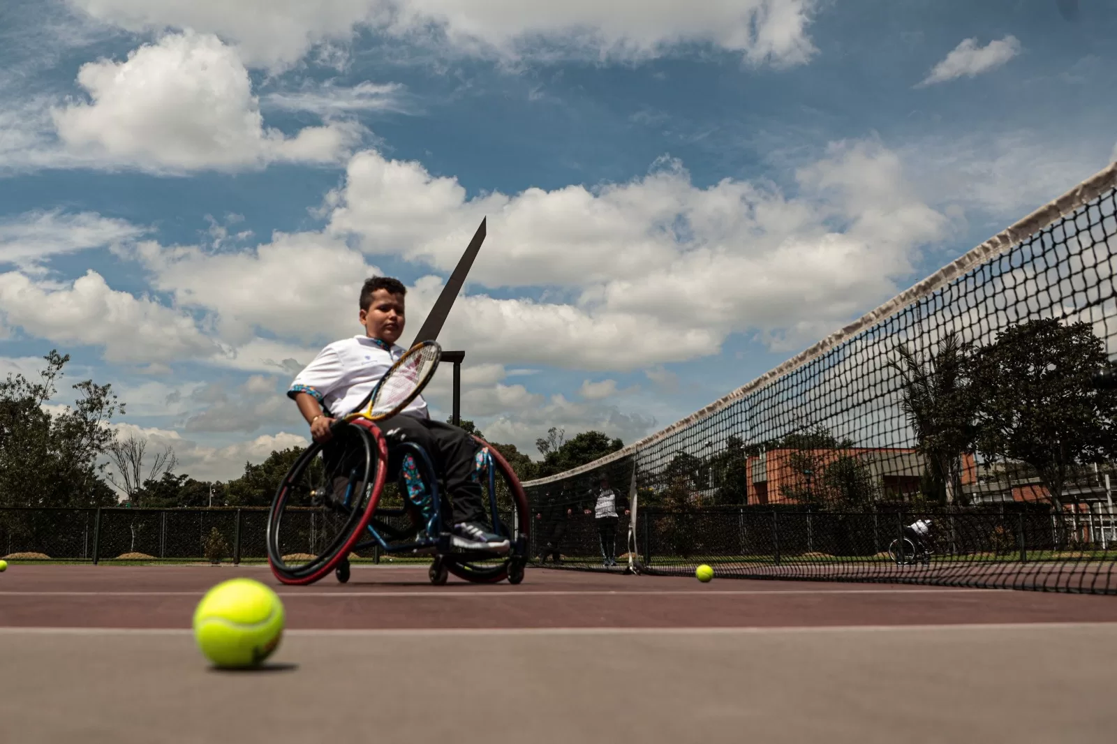 Promesas del deporte paralímpico potencian su rendimiento en Bogotá