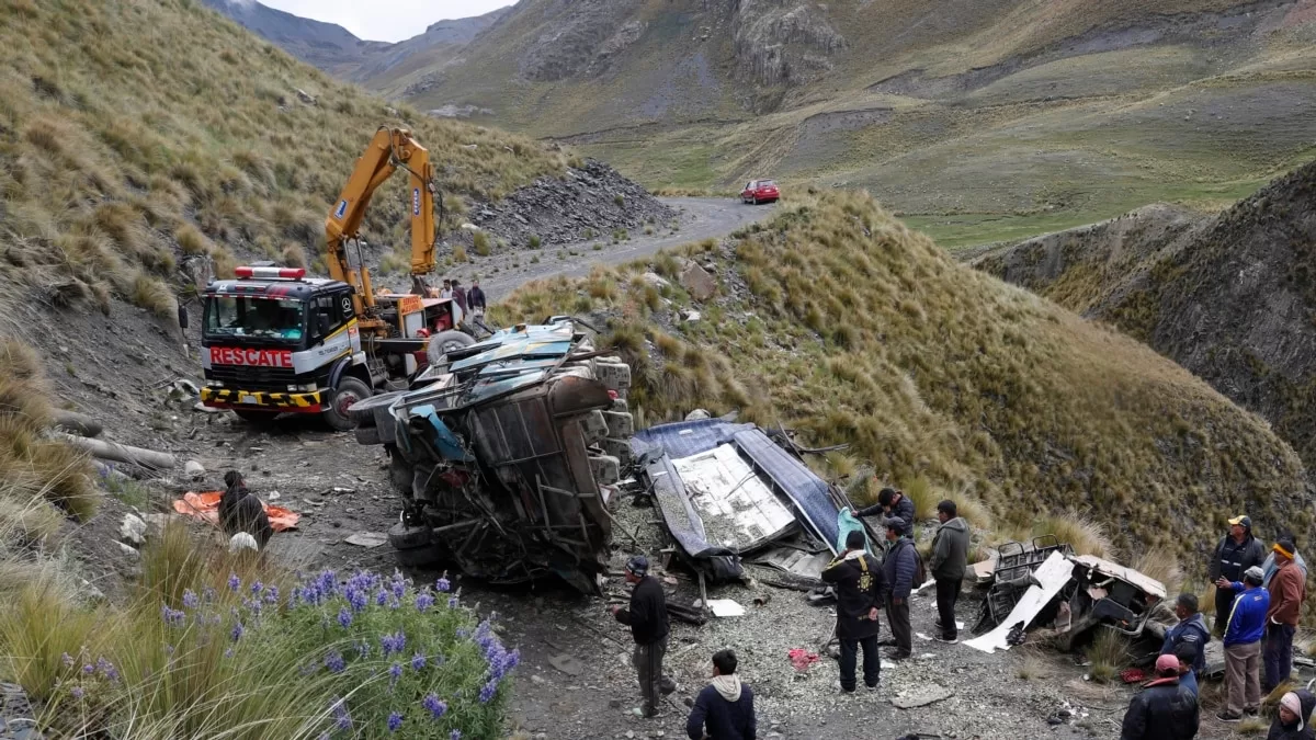 Al menos 15 personas mueren en Bolivia en ruta donde hace dos días otro accidente cobró 37 vidas