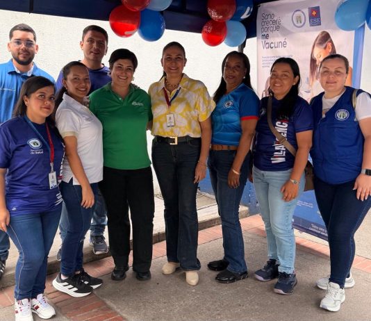 El Meta inicia vacunación contra el dengue en niños de 9 años en Granada y Villavicencio para reducir mortalidad a cero en 2030.