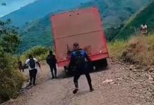 Ataque contra una patrulla de la Policía dejó a un uniformado muerto, en vía Panamericana, en zona del Cauca: hay heridos, tras explosión de artefacto
