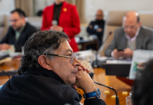 El ‘espejo retrovisor’ del presidente Petro que sale a relucir en medio de la campaña: ¿por qué insiste en citar decisiones de gobiernos anteriores?