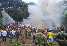 Habla esposa de soldado herido en accidente del Hércules C-130 en Putumayo: ‘mi bebé se levantó a las cinco de la mañana y no podía dormir’.
