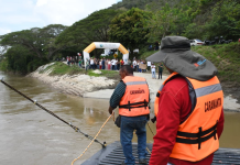 Barcaza Caramanta: así funciona la ingeniosa solución fluvial gratuita y sin motor que conecta a tres municipios del centro del Valle del Cauca