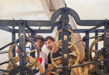 El alemán que llegó a Mompox para reparar los relojes gigantes de iglesias y edificios emblemáticos: puntual, volverán a sonar las campanas