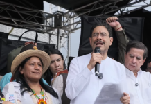 En evento de Iván Cepeda en Medellín recolectaron firmas para apoyar una Asamblea Nacional Constituyente: fue en el mismo parque del discurso