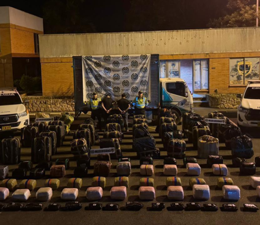 Les iban a pagar $ 10 millones por transportar 1,5 toneladas de drogas desde Cauca hasta Bogotá: así cayó el cargamento con dos detenidos