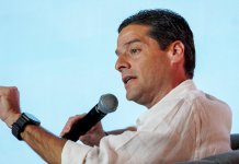 ‘Primera vez que un Presidente confiesa públicamente que tiene intervenido a un candidato’: Mauricio Gómez ante trino de Petro sobre De la Espriella