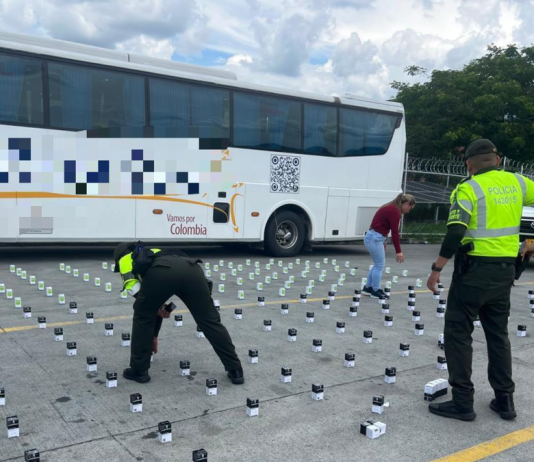 Hallan 227 frascos de ketamina en bus intermunicipal: Policía descubre caleta en vehículo que cubría la ruta Ipiales-Medellín