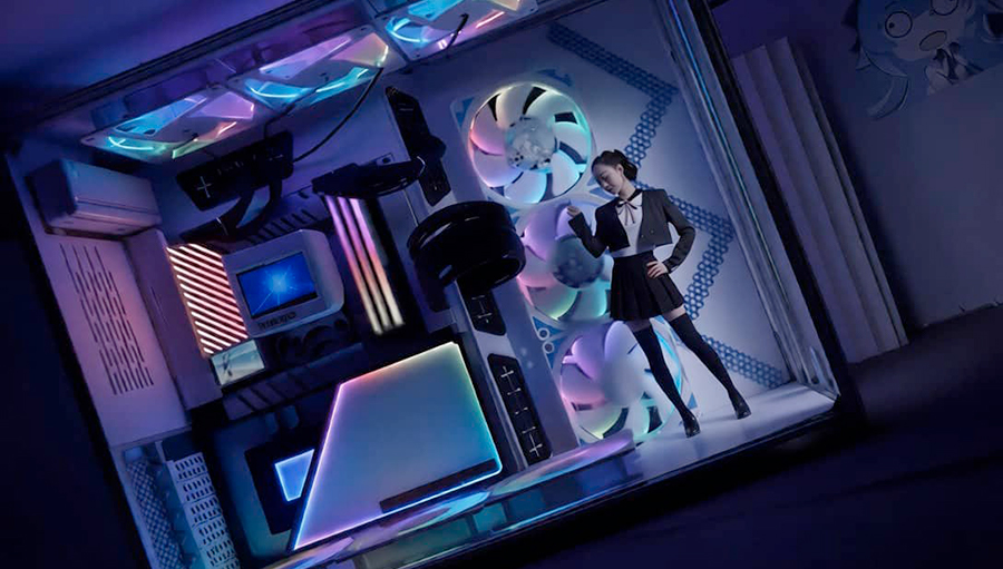 Una-YouTuber-china-construye-un-PC-tan-grande-que-puede-vivir-dentro-1