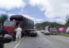 Tragedia en la carretera Bogotá‑Girardot: mujer fallecida tras colisión entre camioneta de lujo y camión